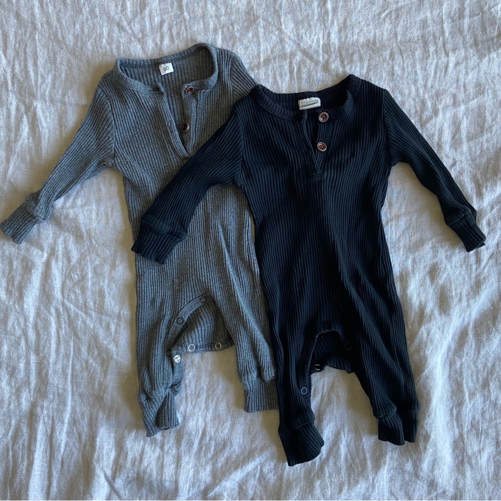 Set of 2, Neutral Ribbed Onesies, Sz 60 (euro sizing)